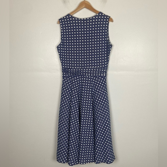 Leota Cindy Faux Wrap Soft Knit Midi Dress Size M Blue White Chain Print V-Neck - Picture 7 of 13